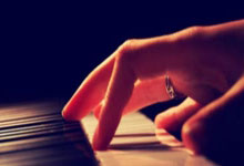 巴西男篮与澳大利亚对决，胜者居上