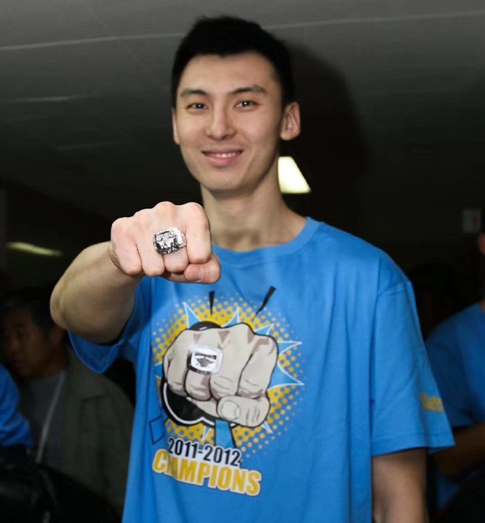 aoa体育直播-凭借一波吉林队，全国篮球锦标赛成功逆转，现场球迷泪目的简单介绍