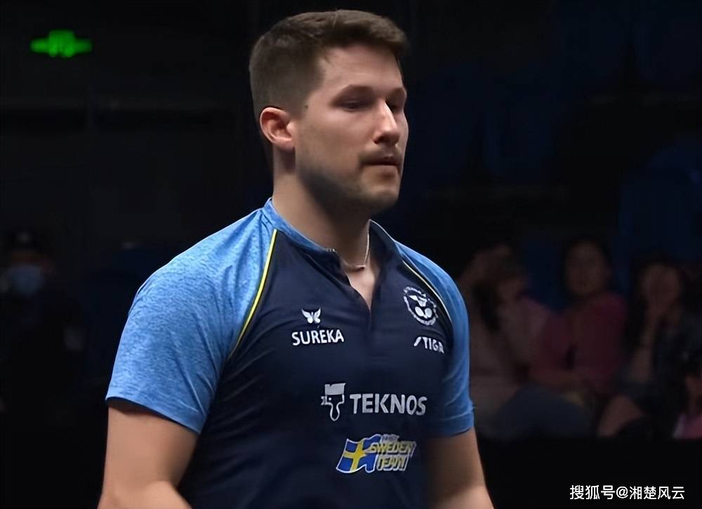 aoa体育视频-瑞典名将在水中展现超凡表现