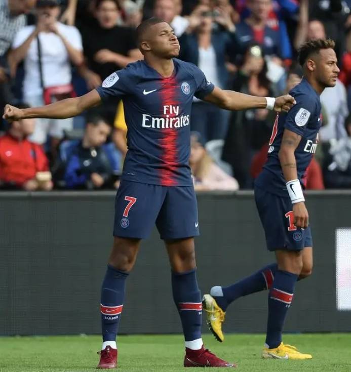 包含朗斯主场欲战胜对手夺取关键胜利的词条