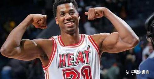 白边队取得惊人胜利,引发球迷讨论 白边队取得惊人胜利,引发球迷讨论