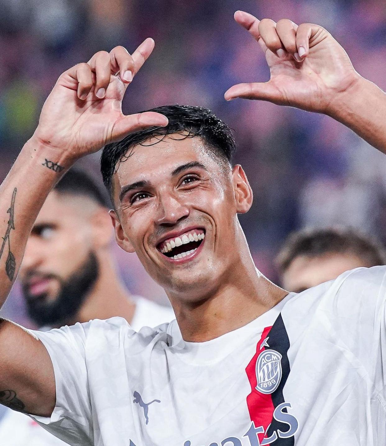 aoa体育教练-AC米兰签下新援，锋线实力获提升