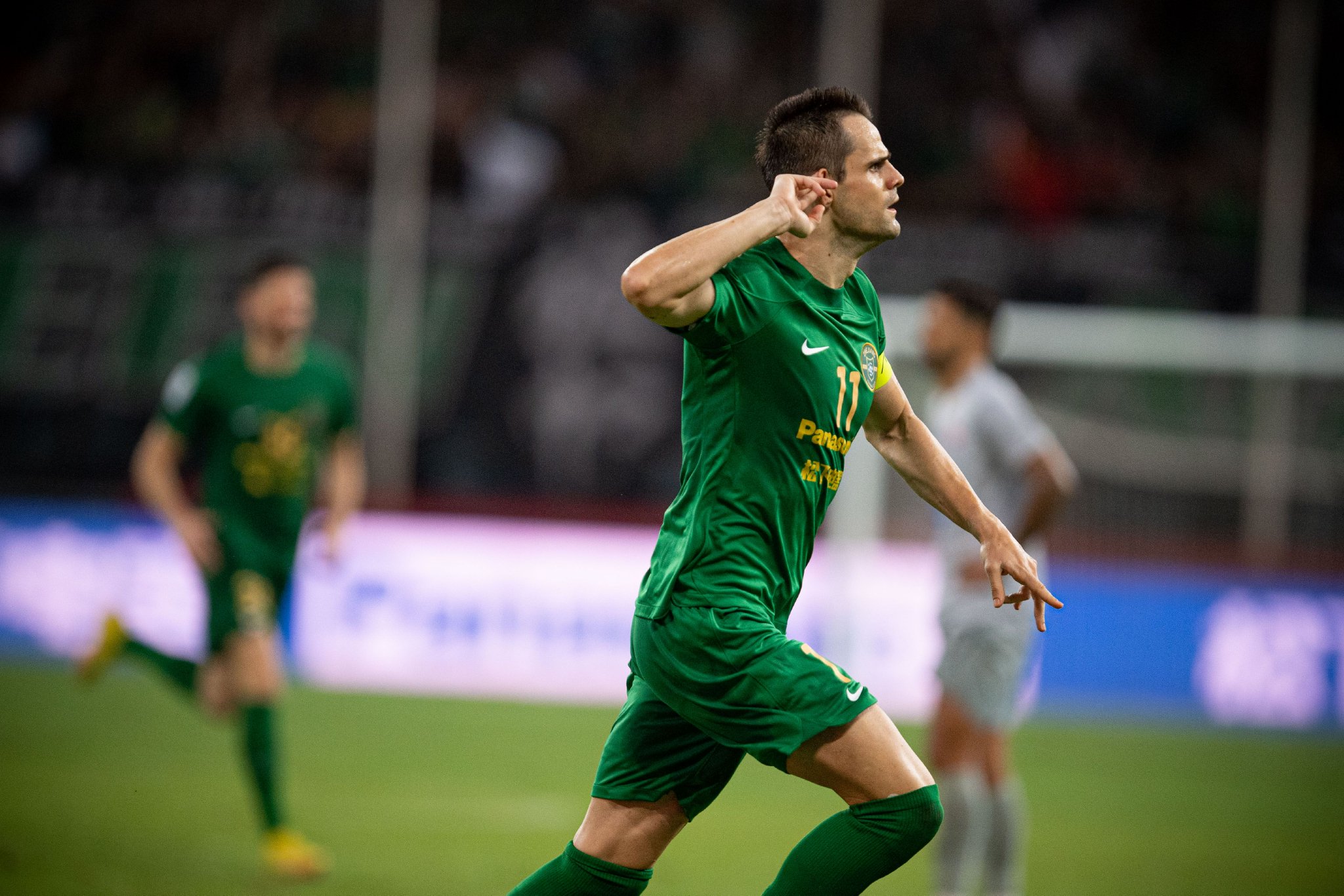 包含格鲁吉亚全面压制对手,取得历史性胜利的词条 包含格鲁吉亚全面压制对手,取得历史性胜利的词条