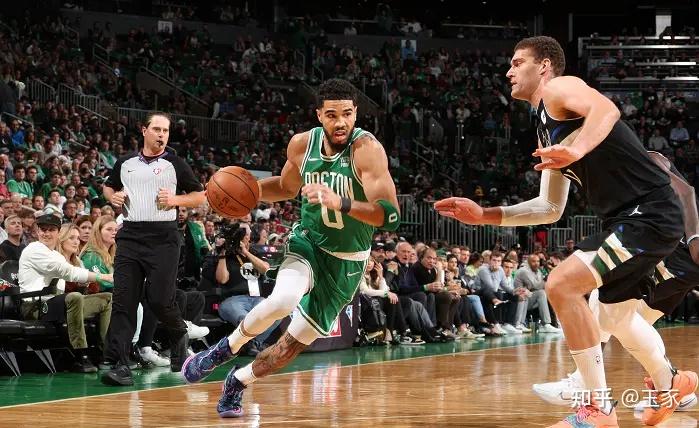 雄鹿挺进东部决赛全队备战下场比赛 雄鹿挺进东部决赛全队备战下场比赛