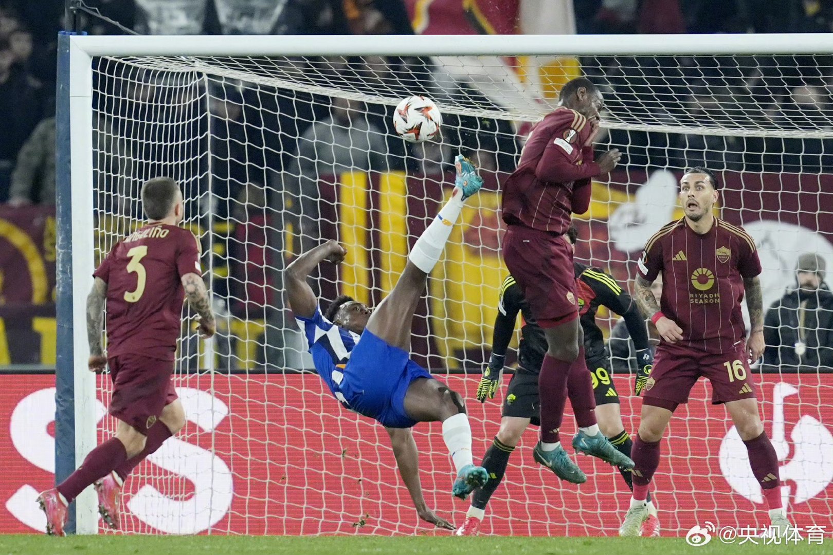 aoa体育培训-包含不敌巴萨，特里的复出仍挫折波尔图的词条