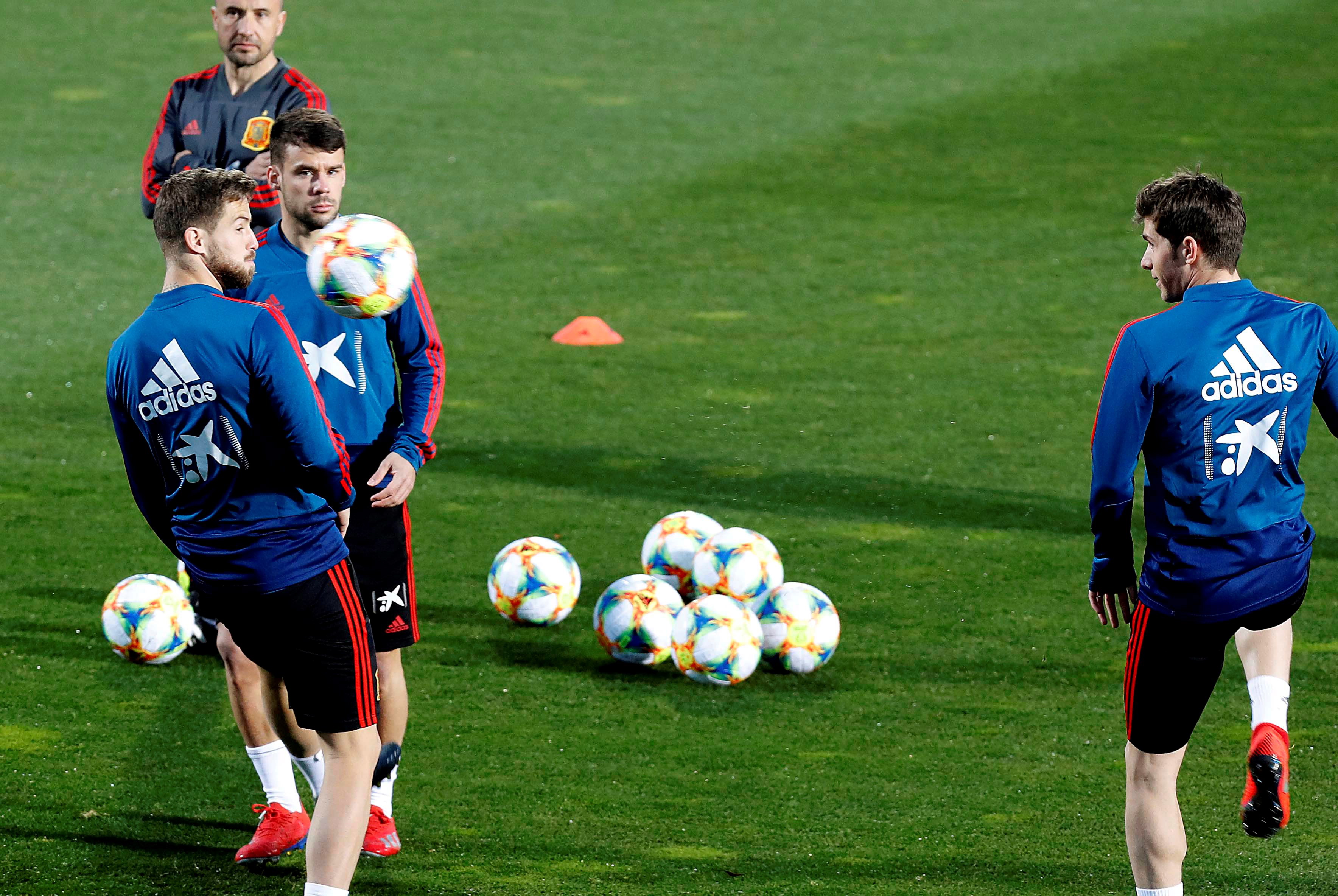 欧锦赛预选赛热血开战精英云集