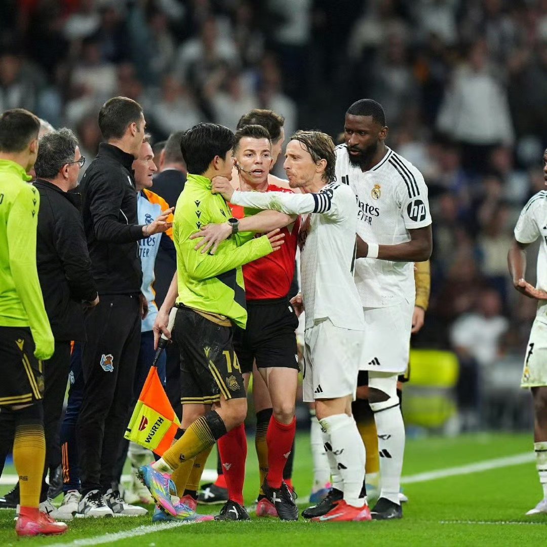 aoa体育直播-包含皇家马德里战胜对手，继续保持不败纪录的词条