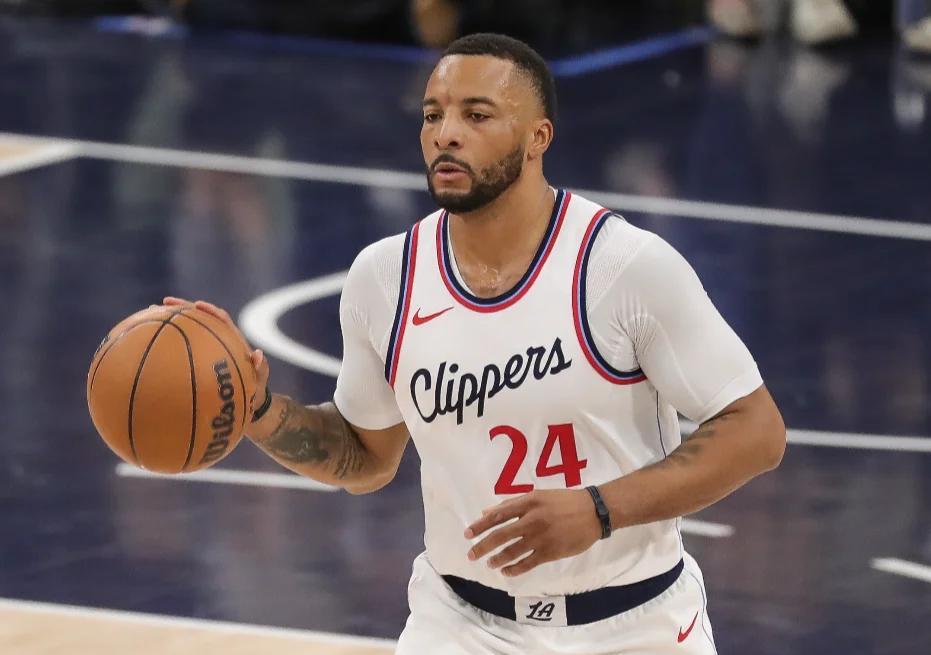 爵士队大胜对手,展现出强大的整体实力 爵士队大胜对手,展现出强大的整体实力