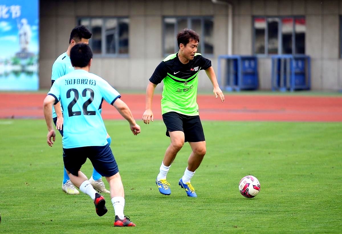 上海申花队换帅：博阿斯卸任，曹阳接任