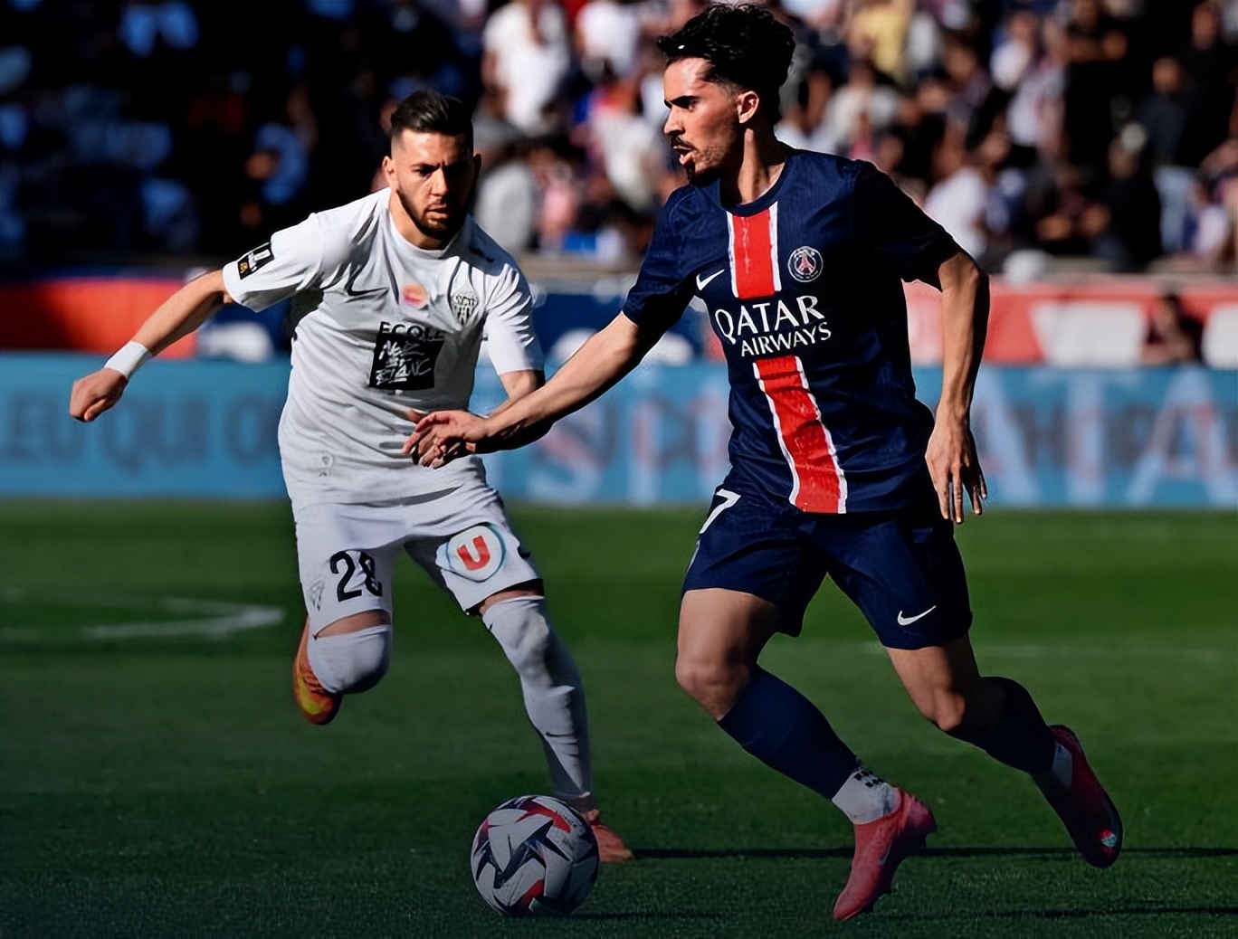 巴黎圣日耳曼客场大败,遭遇非常尴尬的简单介绍 巴黎圣日耳曼客场大败,遭遇非常尴尬的简单介绍