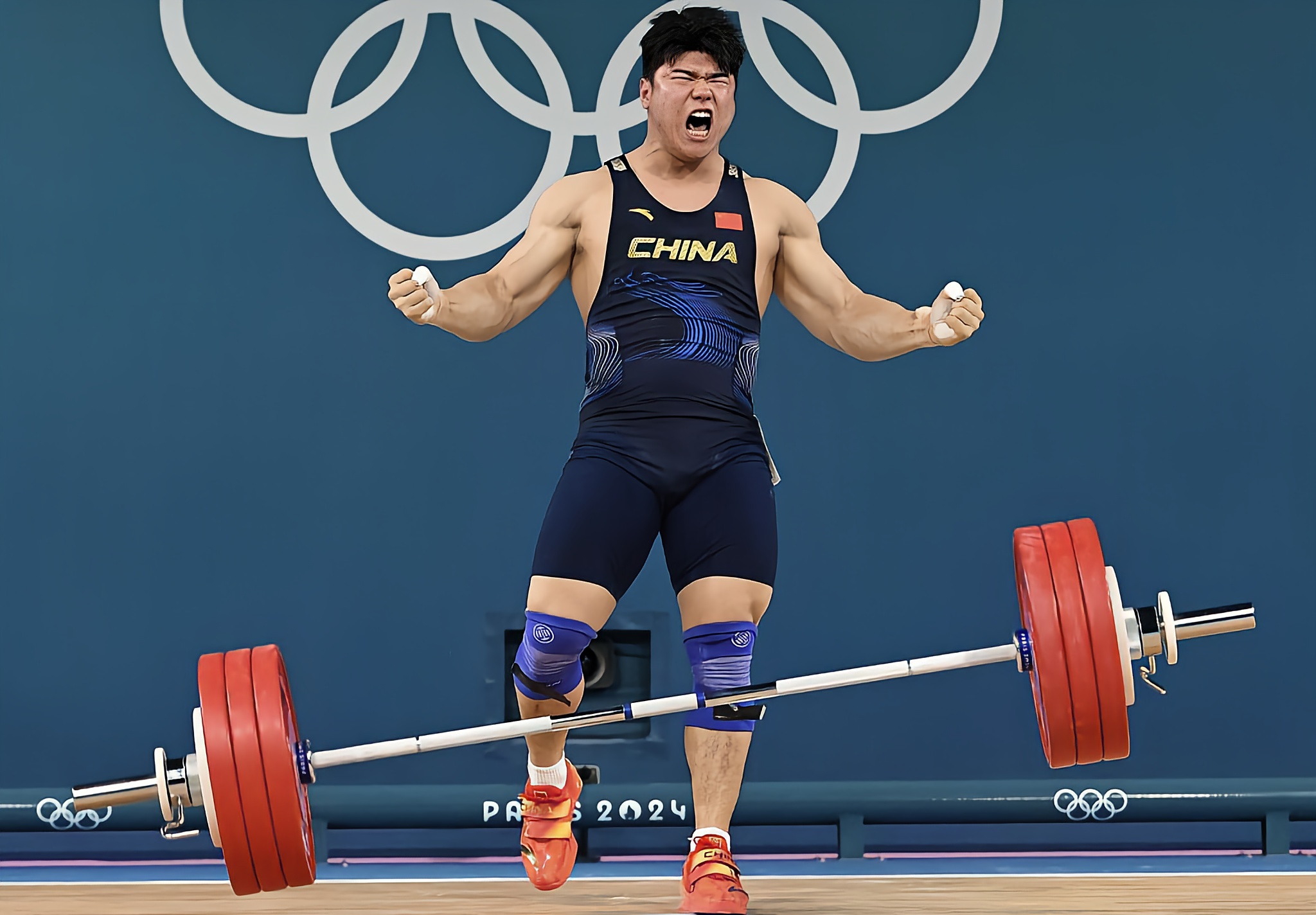 美国选手在举重比赛中夺得金牌 美国选手在举重比赛中夺得金牌