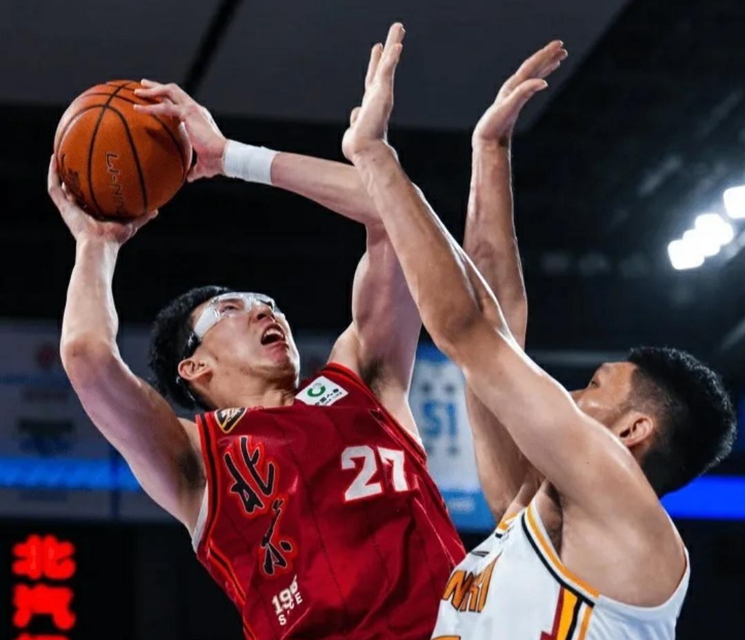 aoa体育新闻-关键时刻挺进决赛，球员表现出色