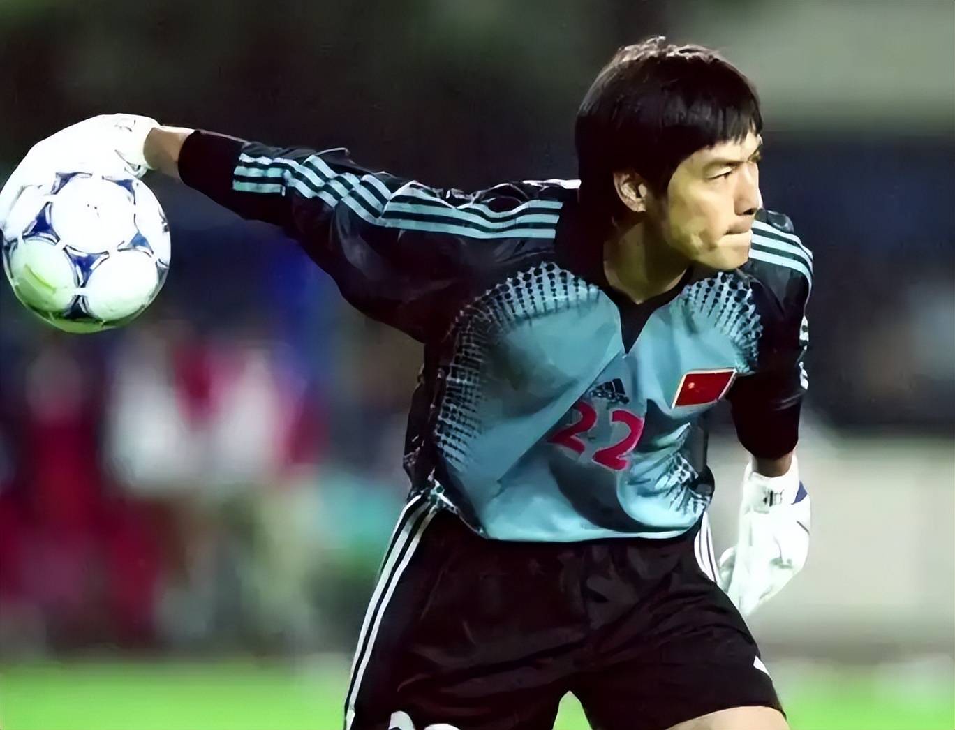 aoa体育教练-东亚球员在比赛中尽显拼搏与奋斗