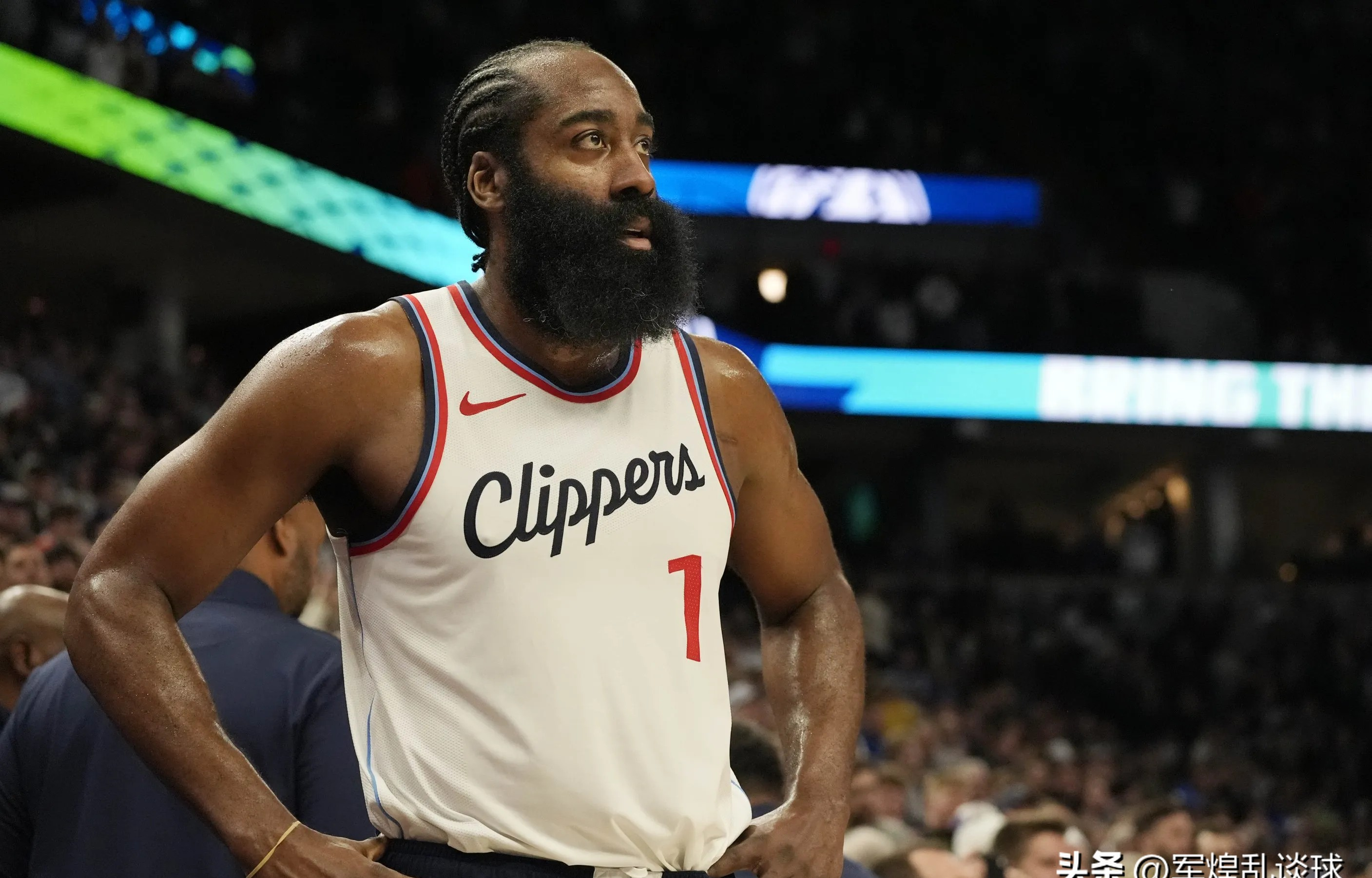 aoa体育娱乐-火箭惨败开拓者，哈登伤退